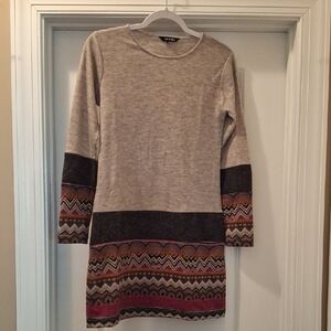 Yak & Yeti Beige Dress with Multicolor Pattern EUC